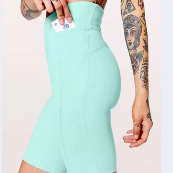 Lululemon On Pace Biker mint green Shorts *10" inseam size 4 - Picture 2 of 9